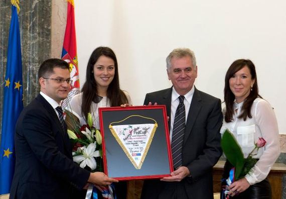 Beograd 6.11.2012. god - Predsednik Nikolić sa ženskom teniskom reprezentacijom Srbije